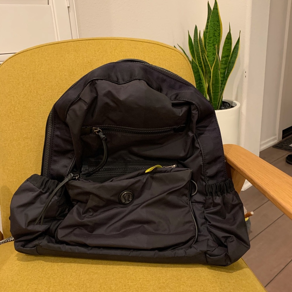 Lululemon 2 in 1 music festival backpack